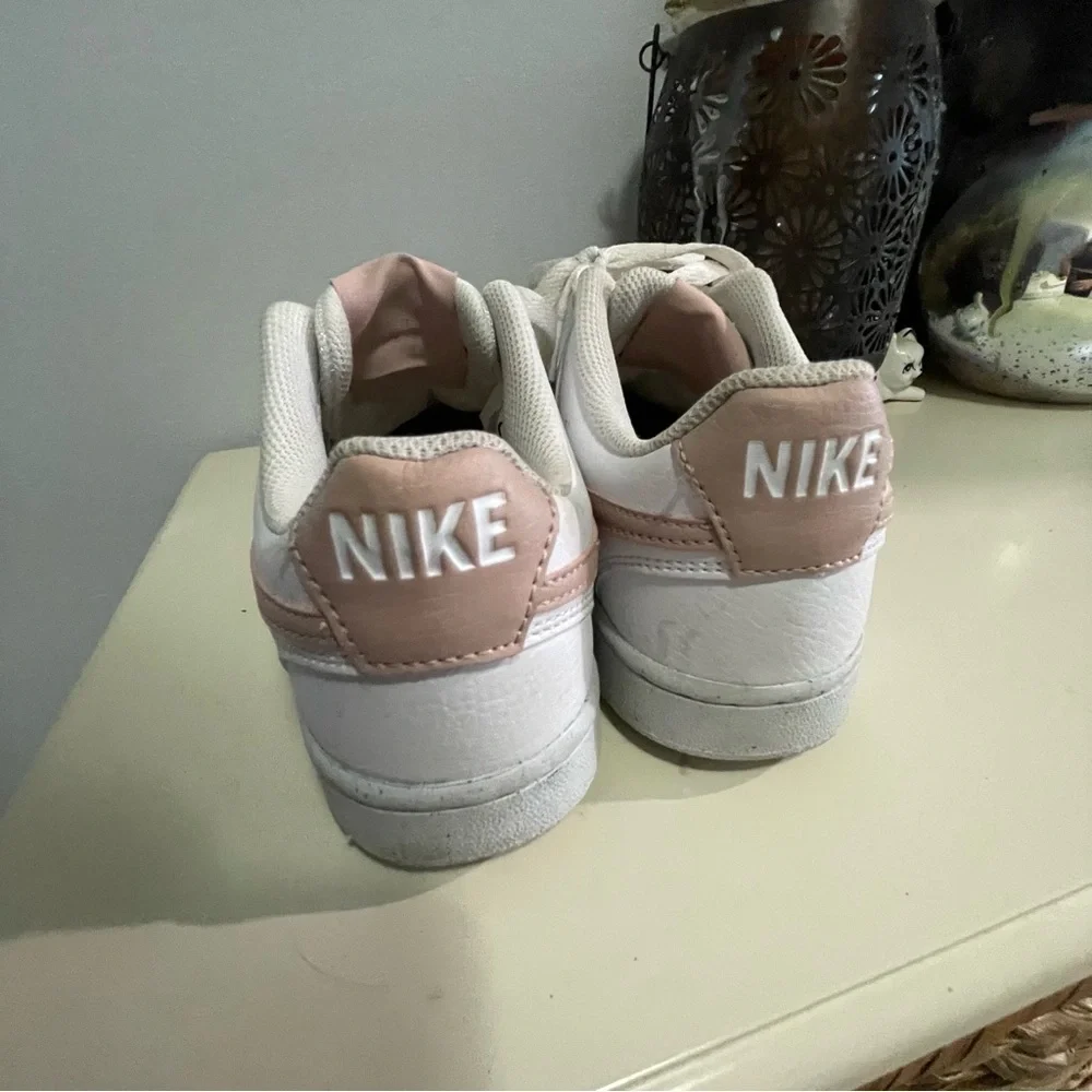 Nike Women's Court Vision Low Next Nature Sneaker size 7.5 - Picture 8 of 10